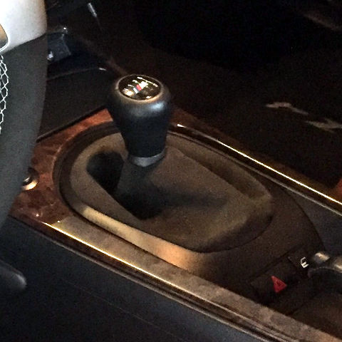 z4 e85 manual shift boot